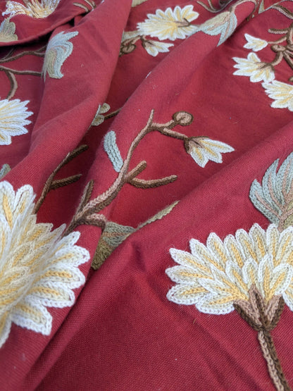 9 EV44 2.4yd x 54"w Scalamandre Jaya Red Wool Chrysanthemum Embroidery On Cotton MSRP USD 216/Y