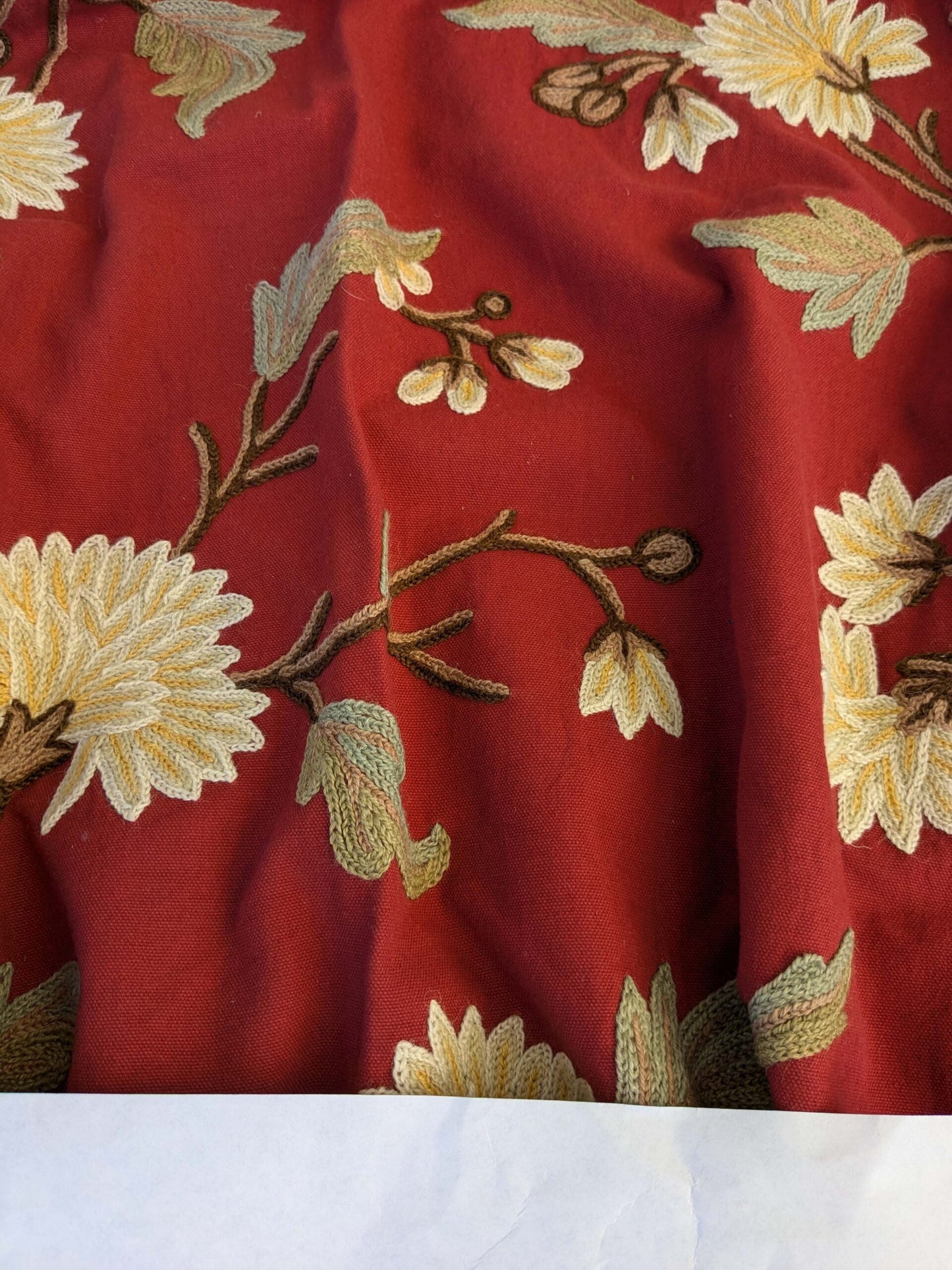 9 EV44 2.4yd x 54"w Scalamandre Jaya Red Wool Chrysanthemum Embroidery On Cotton MSRP USD 216/Y