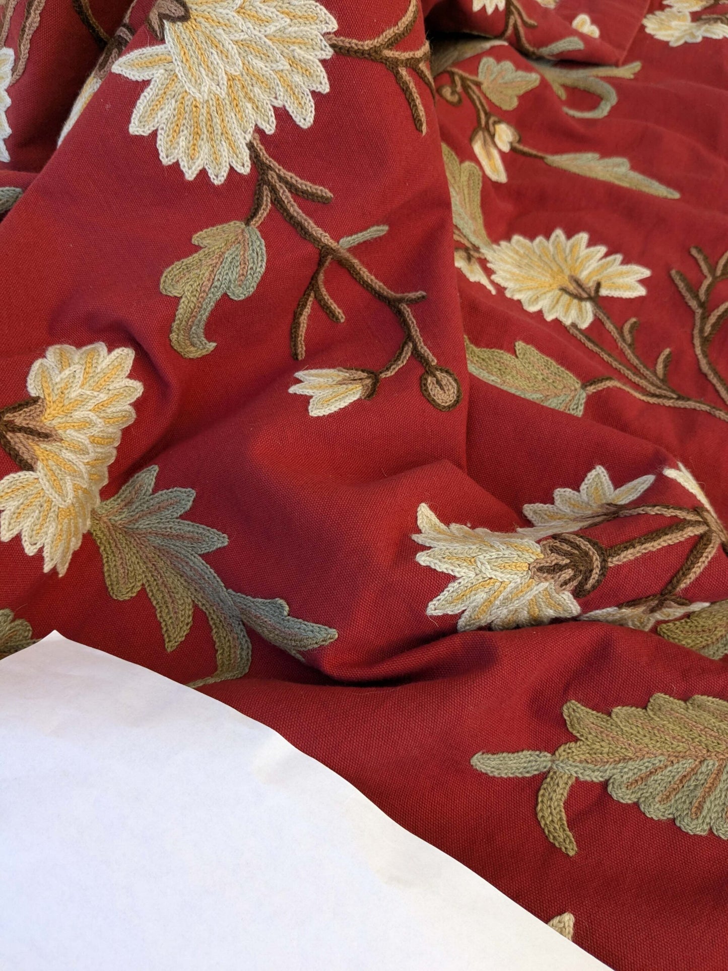 9 EV44 2.4yd x 54"w Scalamandre Jaya Red Wool Chrysanthemum Embroidery On Cotton MSRP USD 216/Y