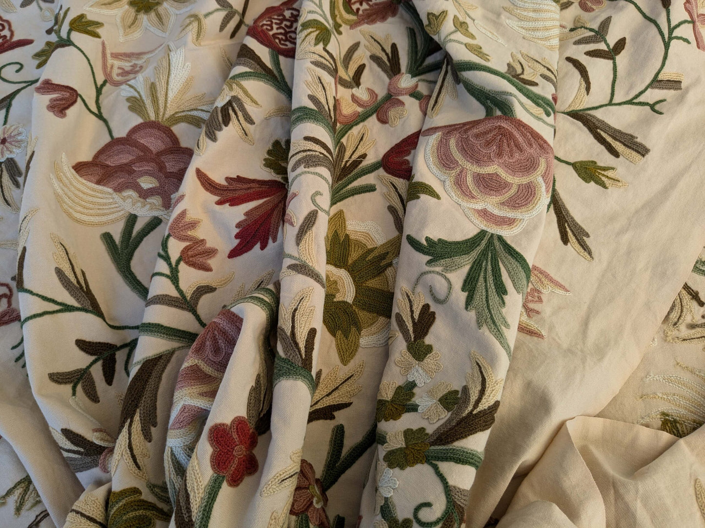 10 EV44 2.6yd x 60"w Scalamandre Old World Weavers Floribunda Floral Botanical Tree Foliage Brown Green Red on Beige Embroidery Historical MSRP US 400+/Y