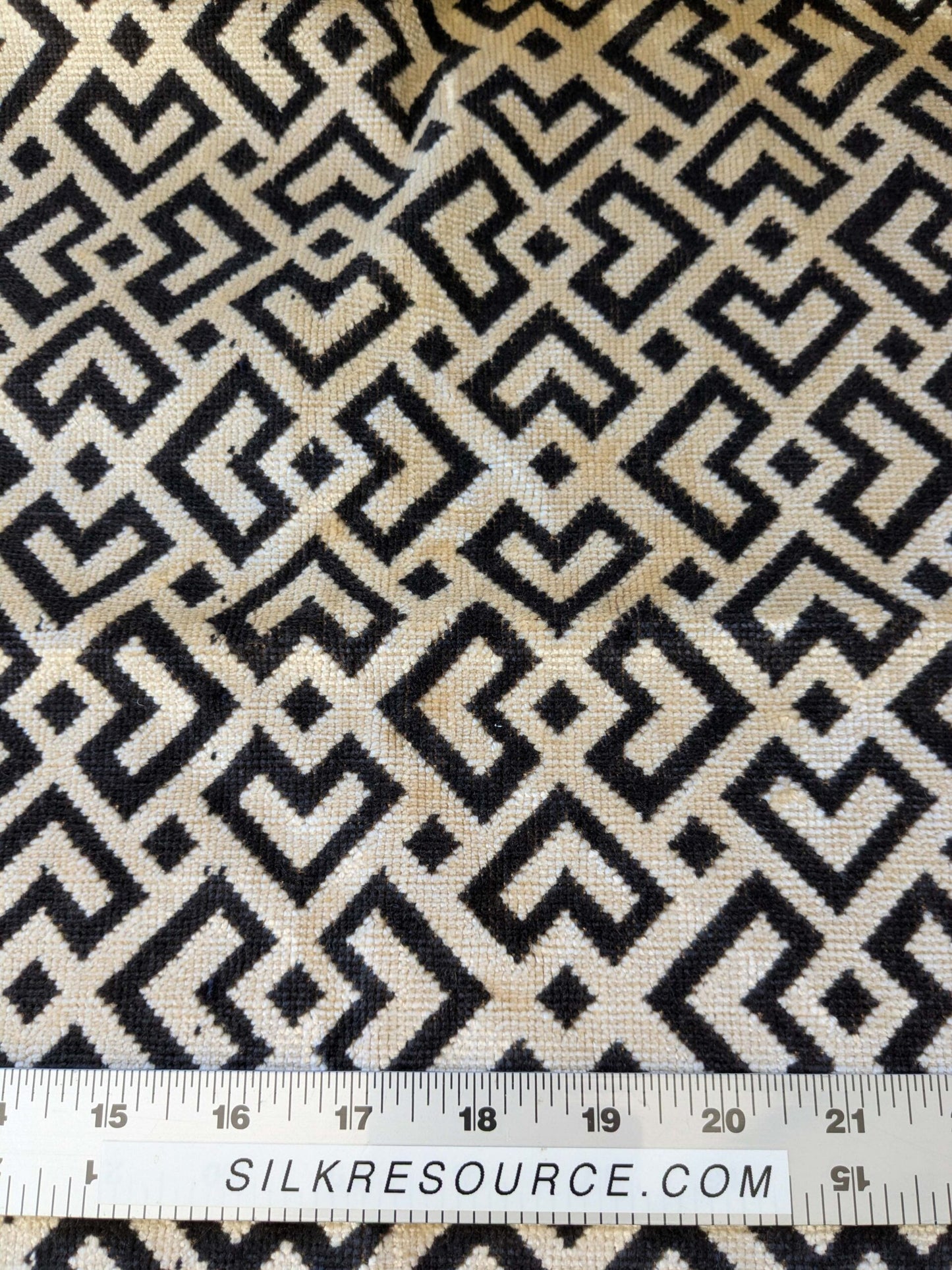 2.4 yard Scalamandre Colony Roma Raff Nero Beige Black Geometric Linen Velvet Geometric  MSRP USD 300+/Y