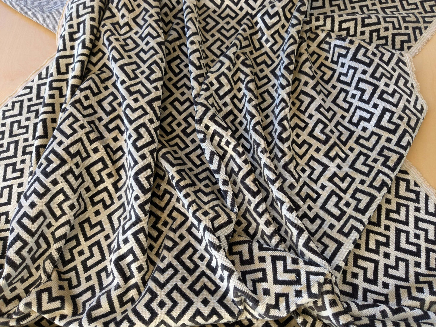 2.4 yard Scalamandre Colony Roma Raff Nero Beige Black Geometric Linen Velvet Geometric  MSRP USD 300+/Y