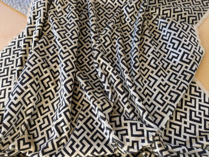 2.4 yard Scalamandre Colony Roma Raff Nero Beige Black Geometric Linen Velvet Geometric  MSRP USD 300+/Y