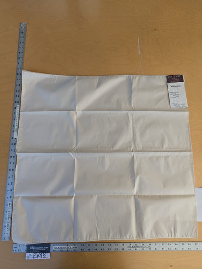 41 EV45 Square 27" x 27" Scalamandre Lelievre Paris Psyche Reversible Blanc White Polyester Solid Taffeta