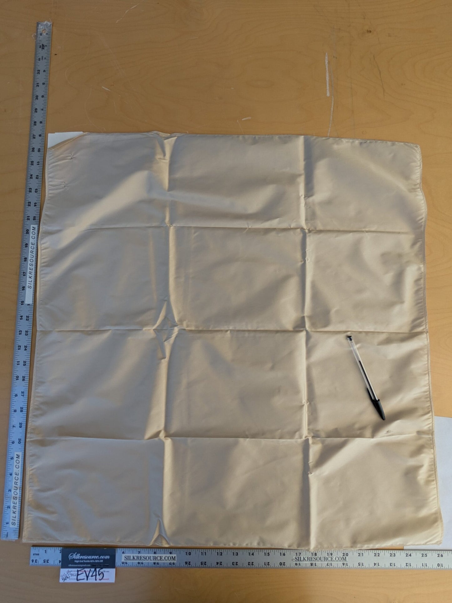 42 EV45 Square 27" x 27" Scalamandre Lelievre Paris Psyche Reversible Ivoire Ivory Polyester Solid Taffeta Stain!