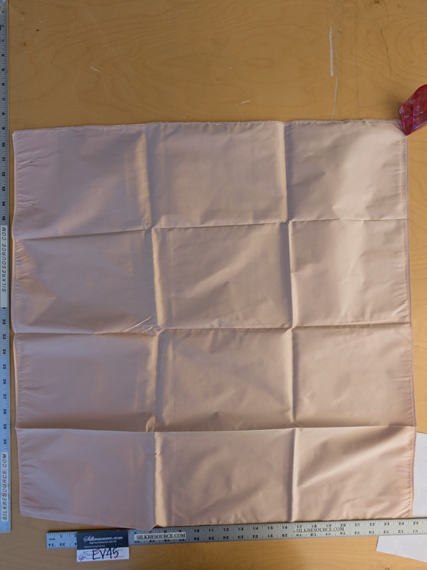 43 EV45 Square Scalamandre Lelievre Paris Psyche Reversible Rose Pink Polyester Solid Taffeta