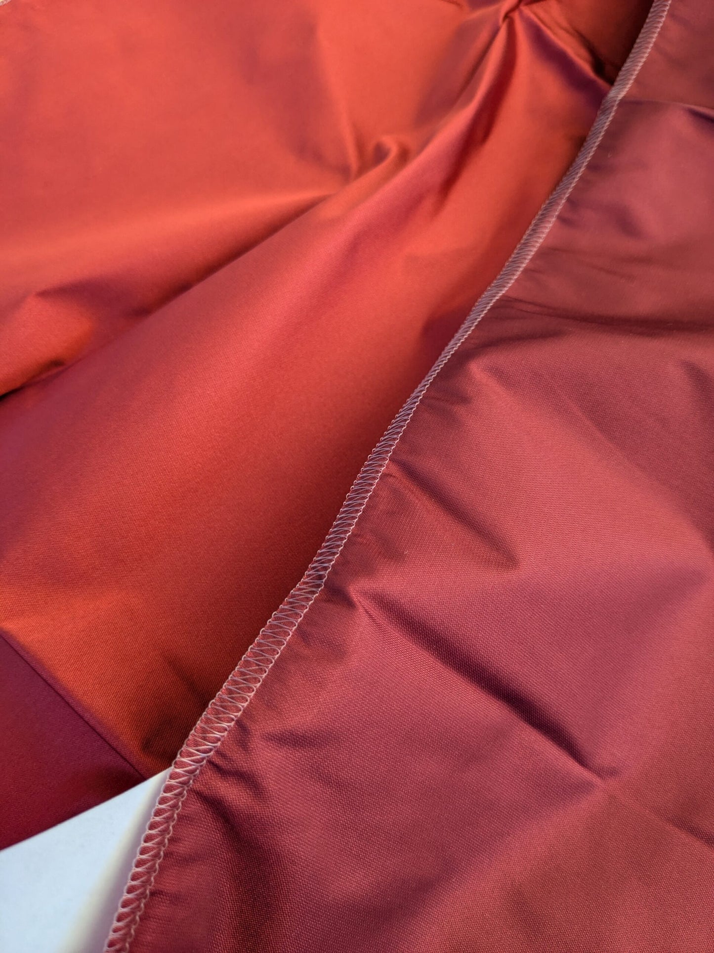 53 EV45 Square Scalamandre Lelievre Paris Psyche Reversible Bordeaux Red Polyester Solid Taffeta