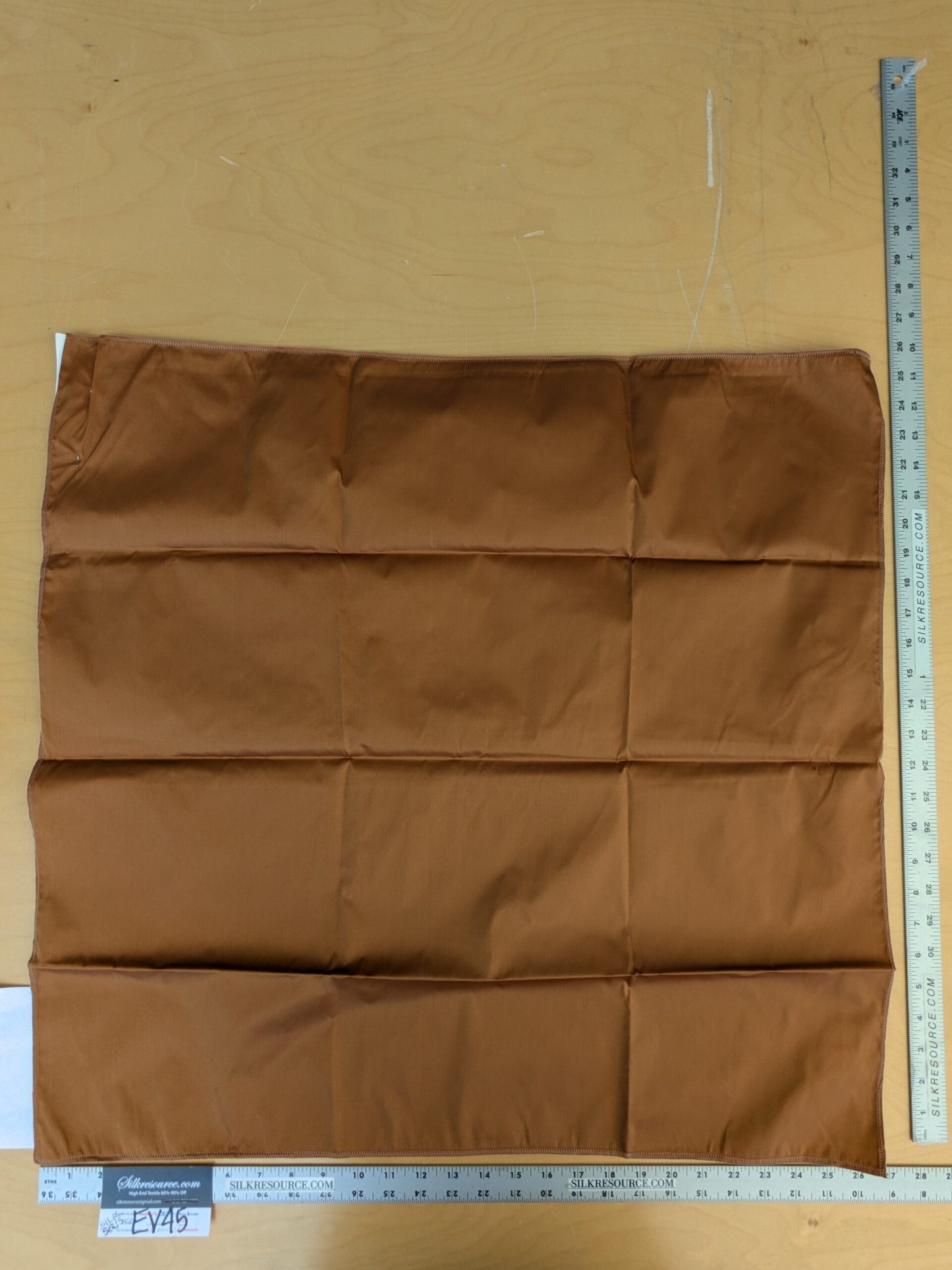 56 EV45 Square Scalamandre Lelievre Paris Psyche Reversible Terre Cuite Orange Polyester Solid Taffeta