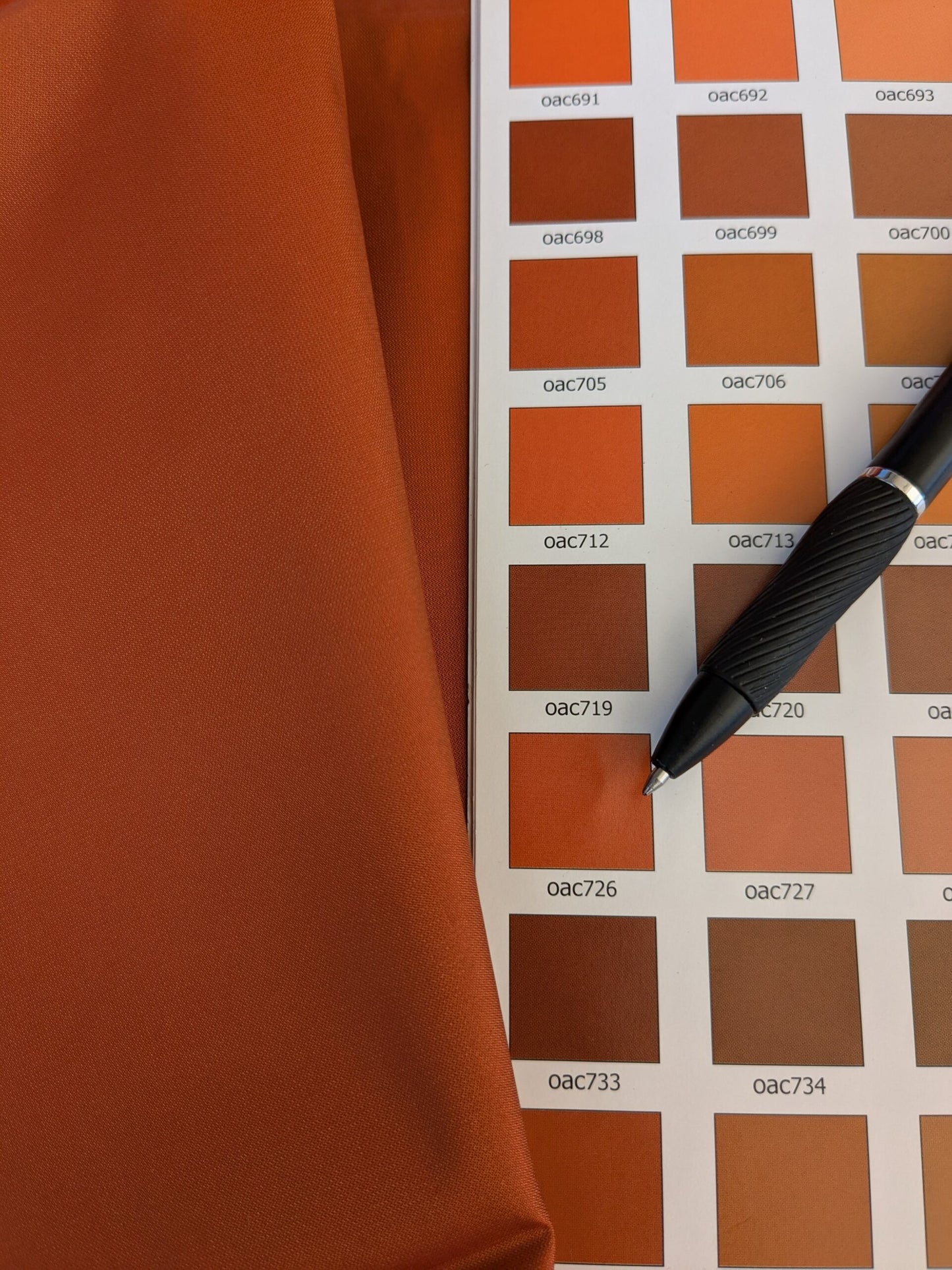 56 EV45 Square Scalamandre Lelievre Paris Psyche Reversible Terre Cuite Orange Polyester Solid Taffeta