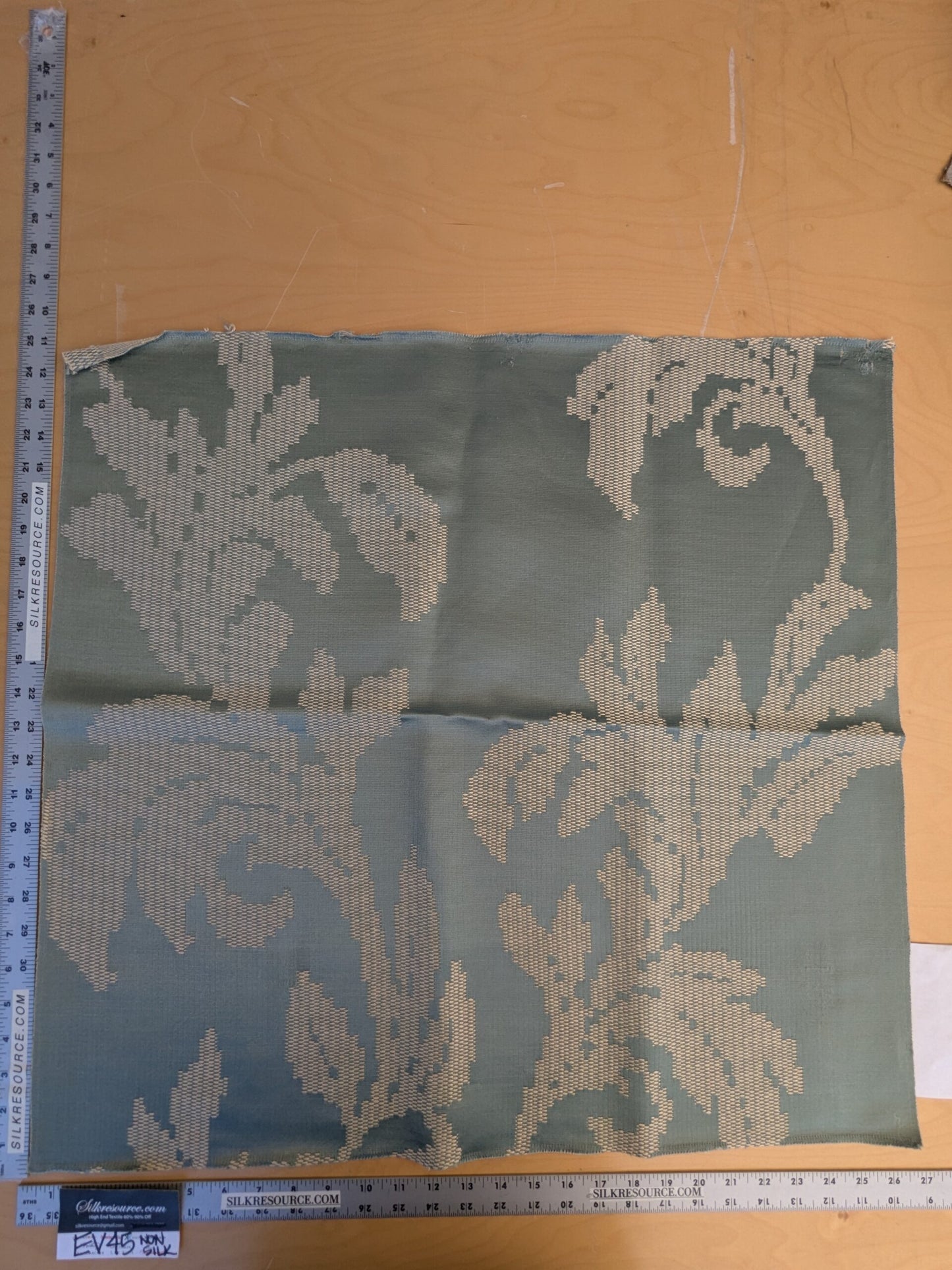 68 EV45 Square Lelievre Scalamandre Asuka Jacquards Green Abstract Botanical MSRP USD 688/Y