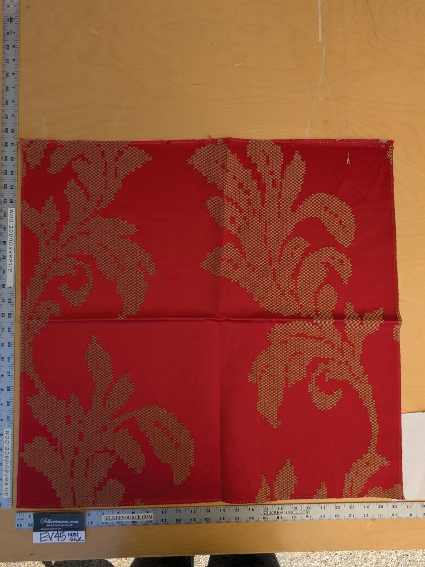 71 EV45 Square Lelievre Scalamandre Asuka Jacquards Red Abstract Botanical MSRP USD 688/Y
