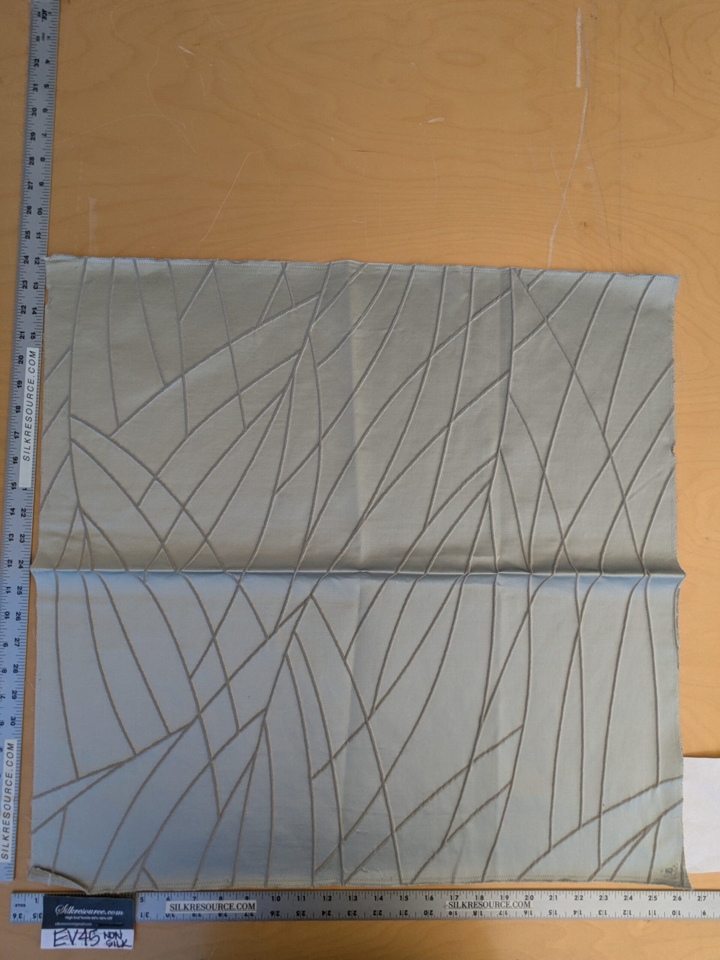 73 EV45 Square Scalamandre Lelievre Paris Reso Gray Jacquard Art Deco Abstract Graphic MSRP USD 626/y