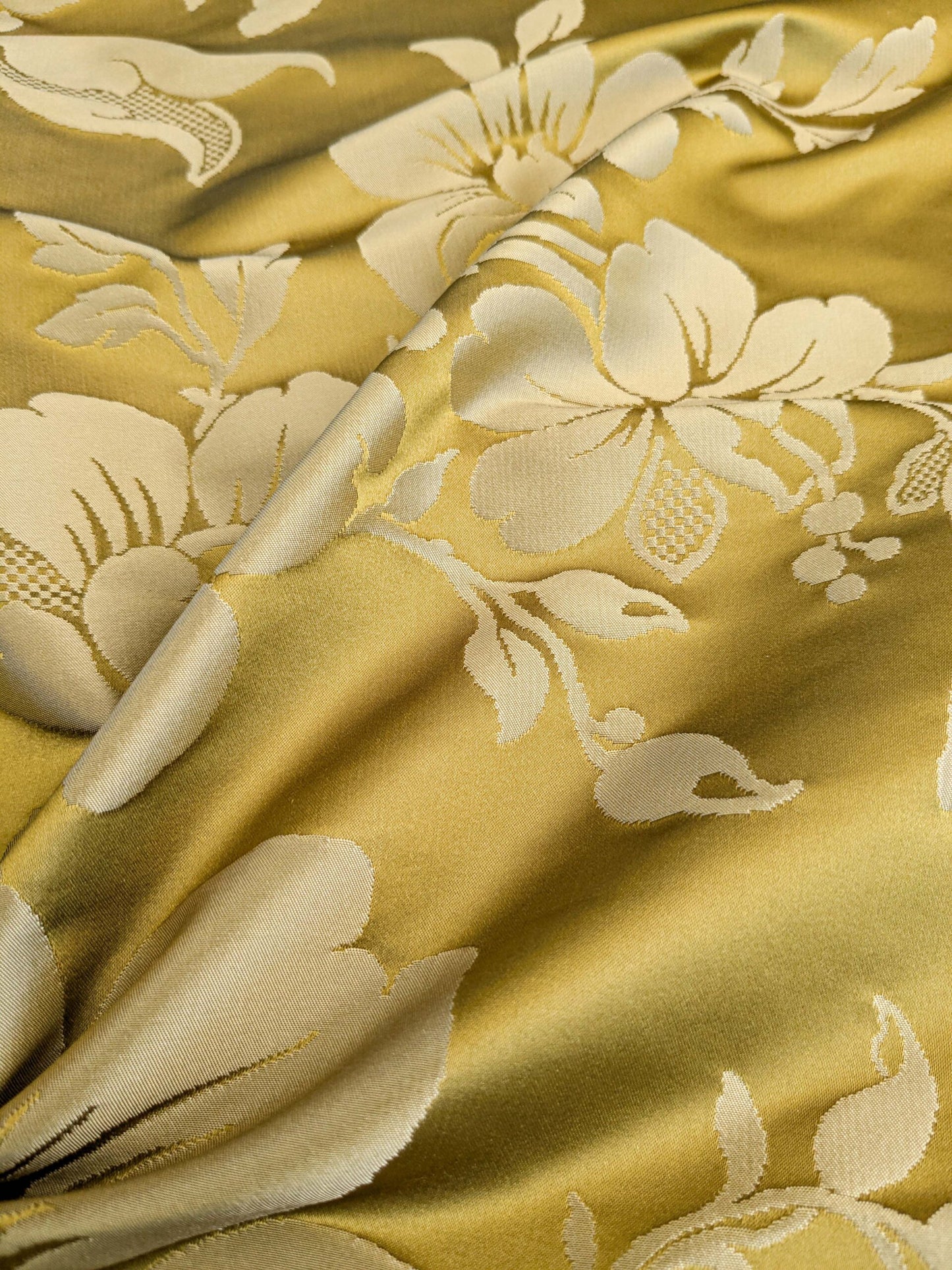 14 EV45 Silk Square 25" x 25"  Tassinari and Chatel Argenson Bronze Brown Floral Botanical Foliage MSRP USD 1200+/y