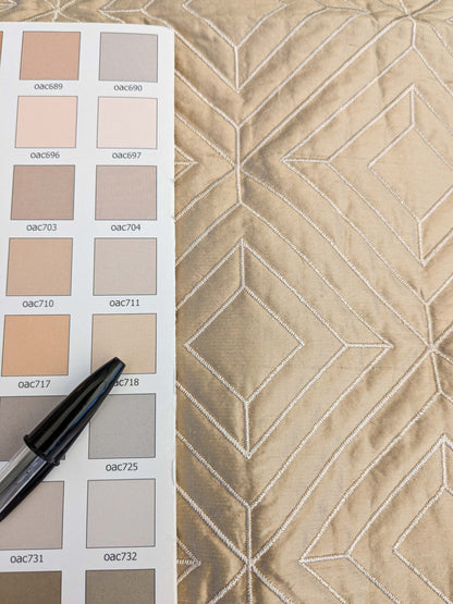 25 EV45 Silk Blend Square 26" x 26" Scalamandre Fonthill Anouska Putty Brown Diamond Ogee Matelasse MSRP USD 554/y