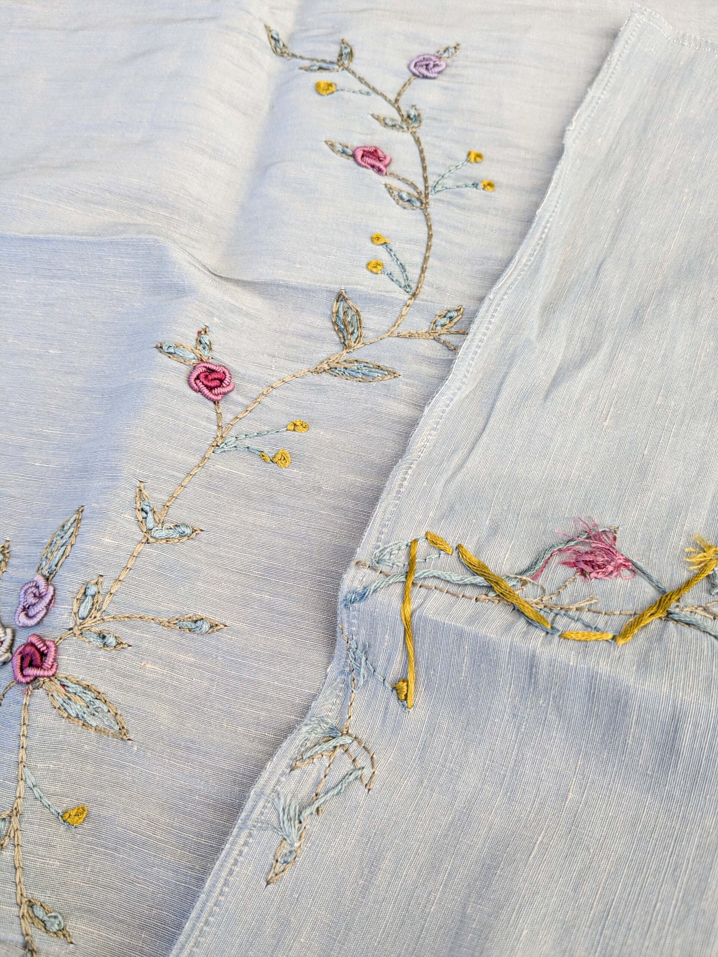 30 EV45 Silk Blend Square 26" x 26" Scalamandre Old World Weavers Nilima Barely Blue Delicate Floral Vine Linen Silk Embroidery