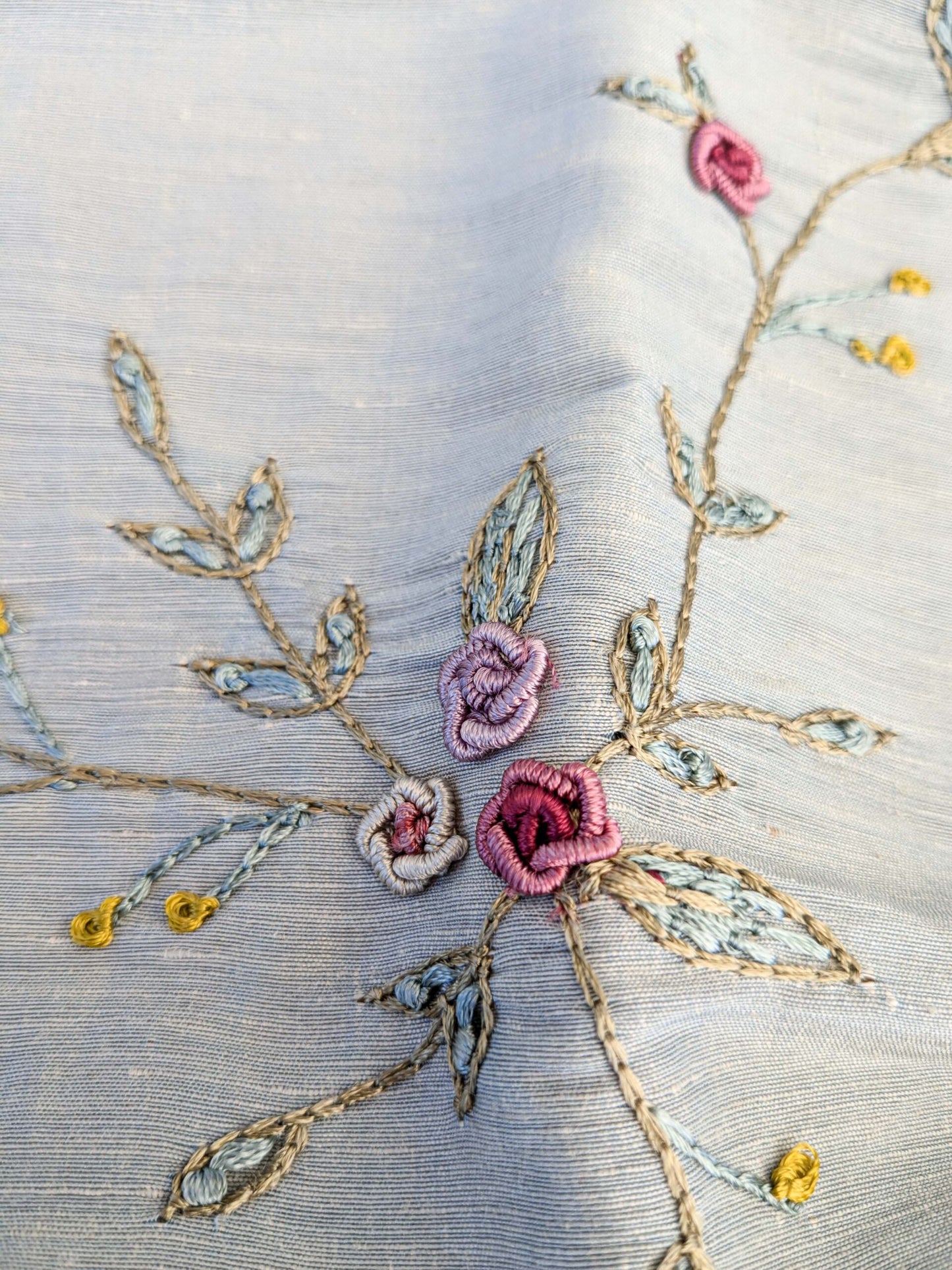 30 EV45 Silk Blend Square 26" x 26" Scalamandre Old World Weavers Nilima Barely Blue Delicate Floral Vine Linen Silk Embroidery