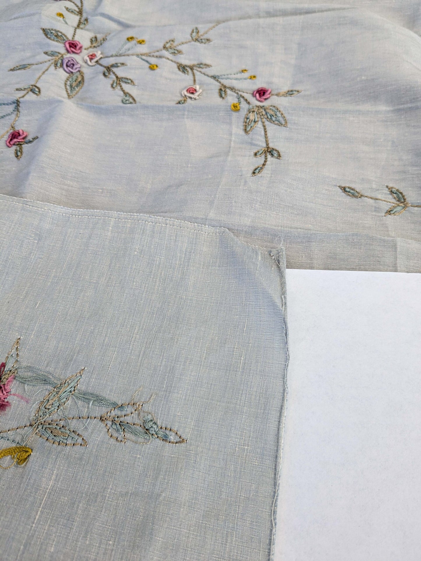 31 EV45 Silk Blend Square 33" x 26" Scalamandre Old World Weavers Nilima Barely Blue Delicate Floral Vine Linen Silk Embroidery
