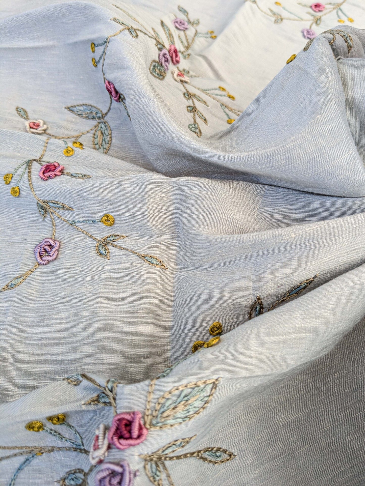 31 EV45 Silk Blend Square 33" x 26" Scalamandre Old World Weavers Nilima Barely Blue Delicate Floral Vine Linen Silk Embroidery