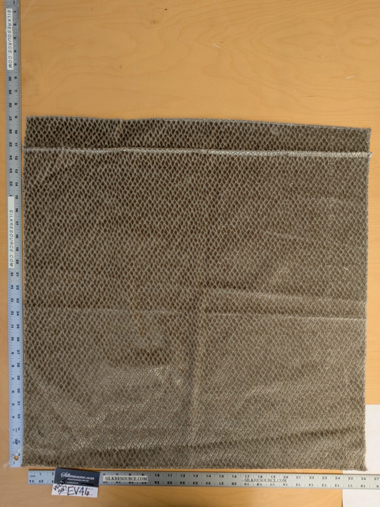 6 EV46 Velvet 27" x 26" Square Scalamandre Iguana Brown Small Scale Silk Cotton Jacquard Velvet MSRP USD800+/y