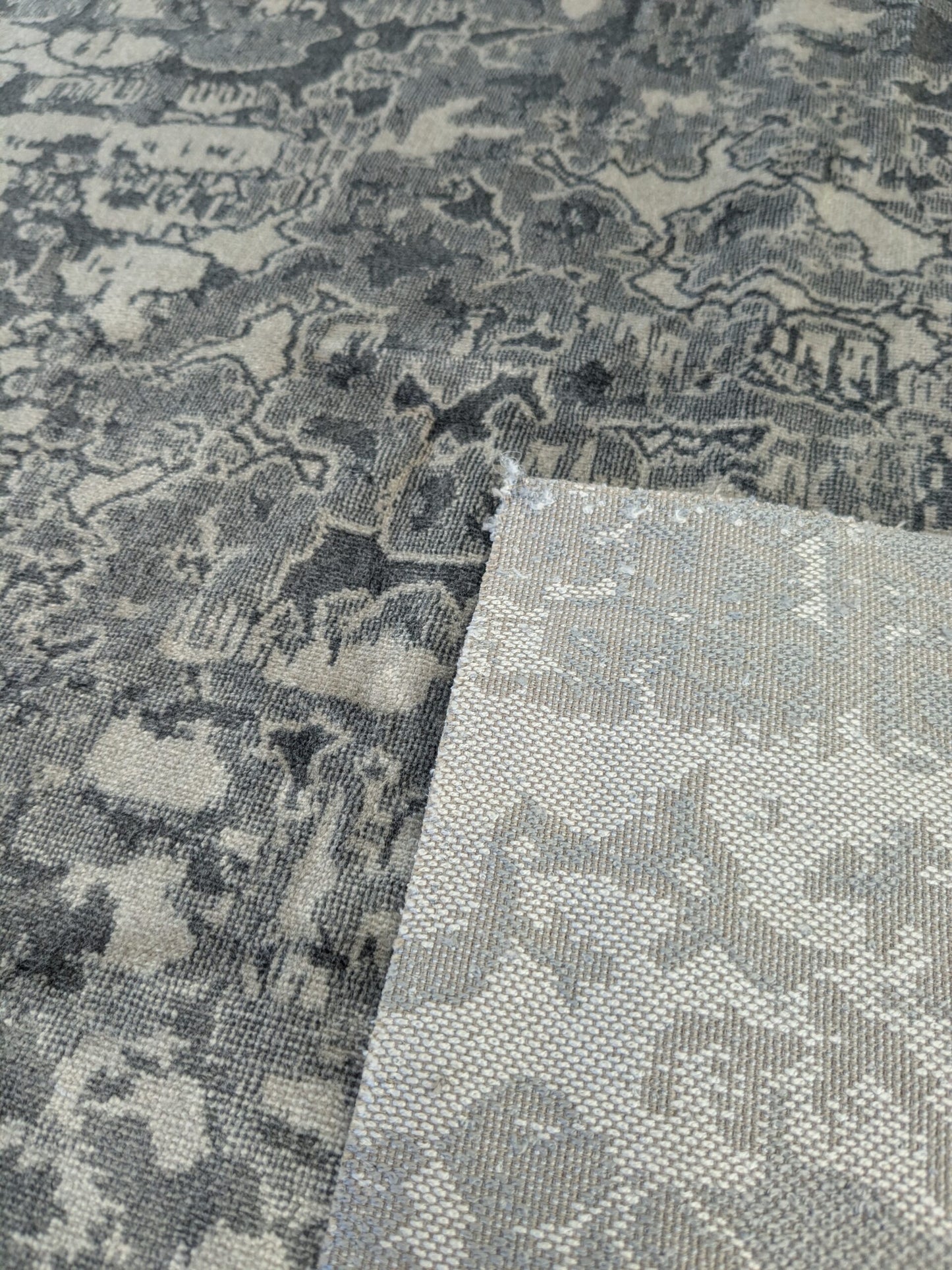 26 EV46 Velvet Square 27"x 27" Scalamandre Aldeco Fragment Light Taupe Gray Abstract MSRP USD 326/y with Cornet Cut