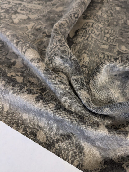 26 EV46 Velvet Square 27"x 27" Scalamandre Aldeco Fragment Light Taupe Gray Abstract MSRP USD 326/y with Cornet Cut