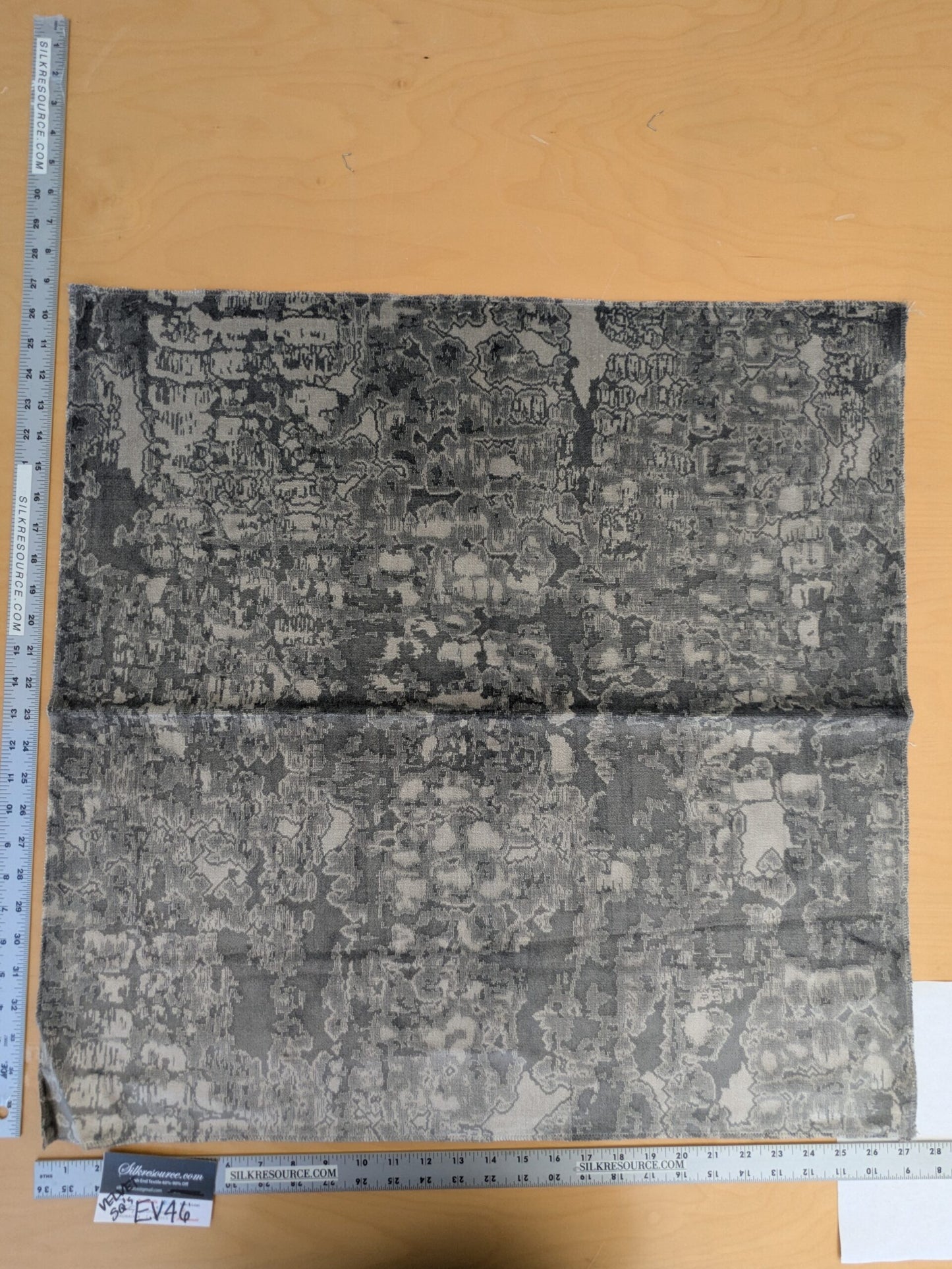 26 EV46 27" x 27" Velvet Square Scalamandre Aldeco Fragment Light Taupe Gray Abstract MSRP USD 326/y