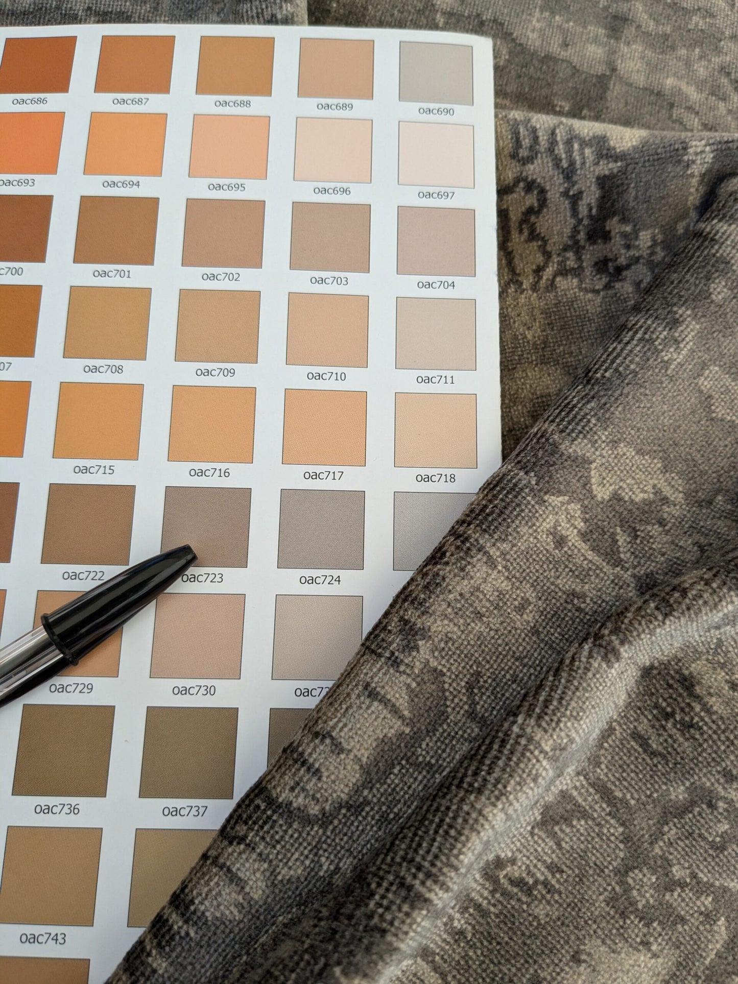 30 EV46 27" x 28" Velvet Square Scalamandre Aldeco Fragment Praline Brown Abstract MSRP USD 326/y