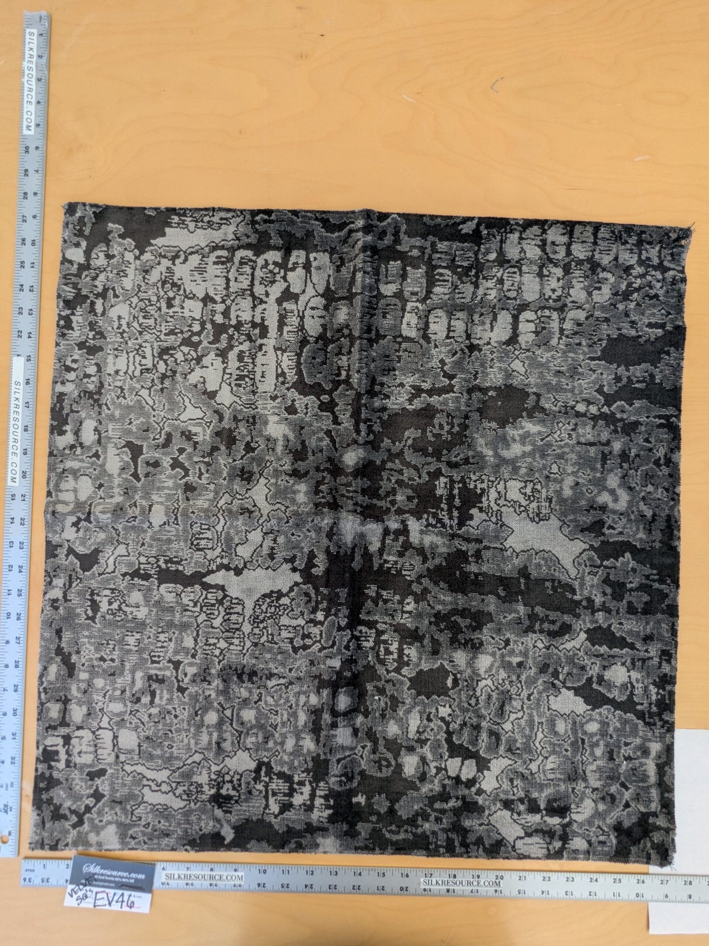 31 EV46 27" x 28" Velvet Square Scalamandre Aldeco Fragment Praline Black Abstract MSRP USD 326/y