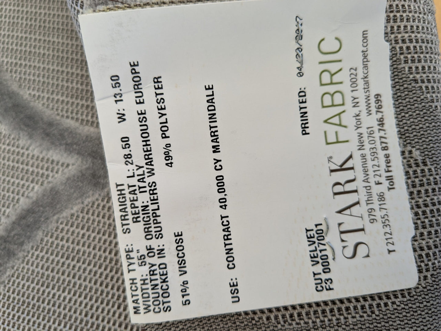 46 EV46 Velvet Square Scalamandre Old World Weavers Velluto Cerchio Silver Cut Velvet Gray Geometric Circle