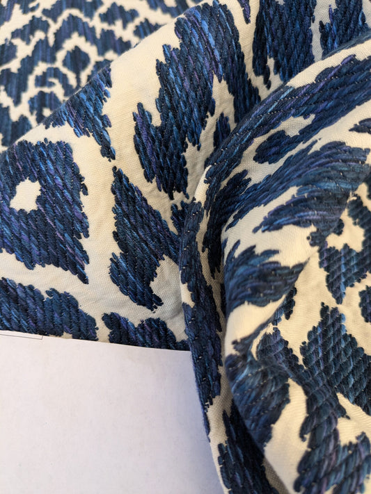 4 EV47 Square Scalamandre Lhasa Ikat Weave Blue White Woven Ikat Abstract Diamond Pattern MSRP USD 362/yard