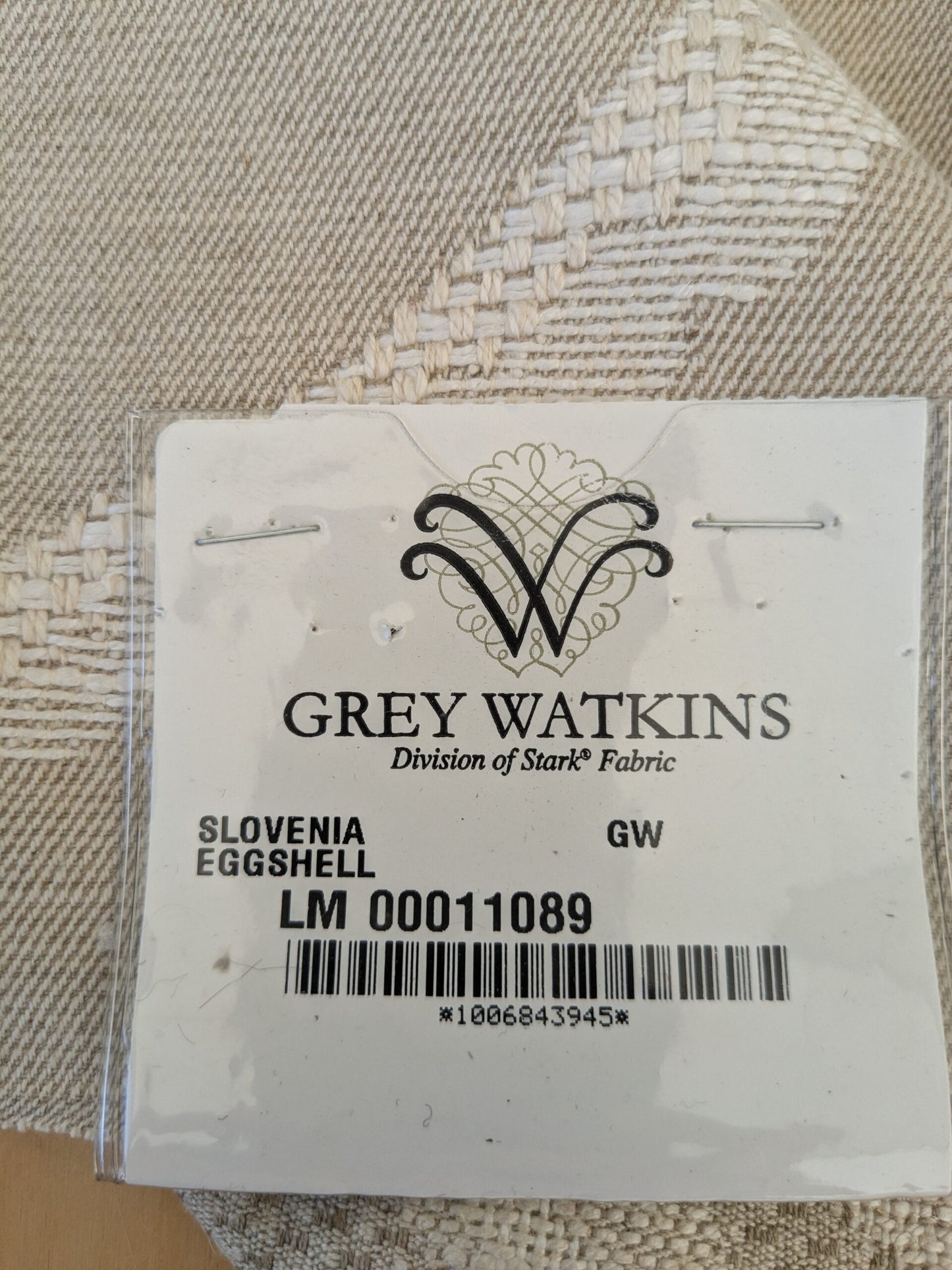 137 EV47 Square Scalamandre Grey Watkins Slovenia Eggshell Beige White Large Crewel Flower Lampas Fr Italy Damask Novelty MSRP USD 290/Y