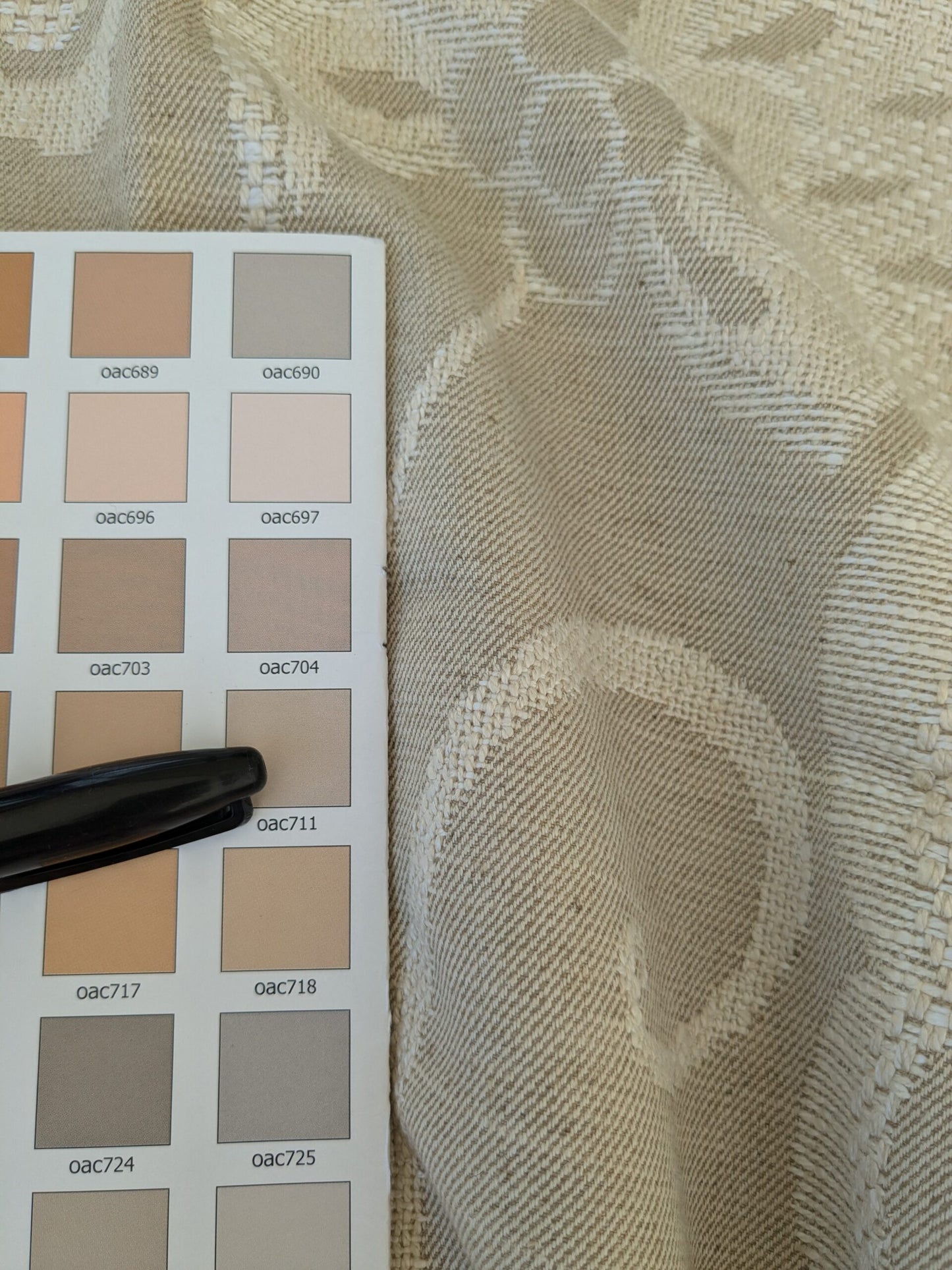 137 EV47 Square Scalamandre Grey Watkins Slovenia Eggshell Beige White Large Crewel Flower Lampas Fr Italy Damask Novelty MSRP USD 290/Y