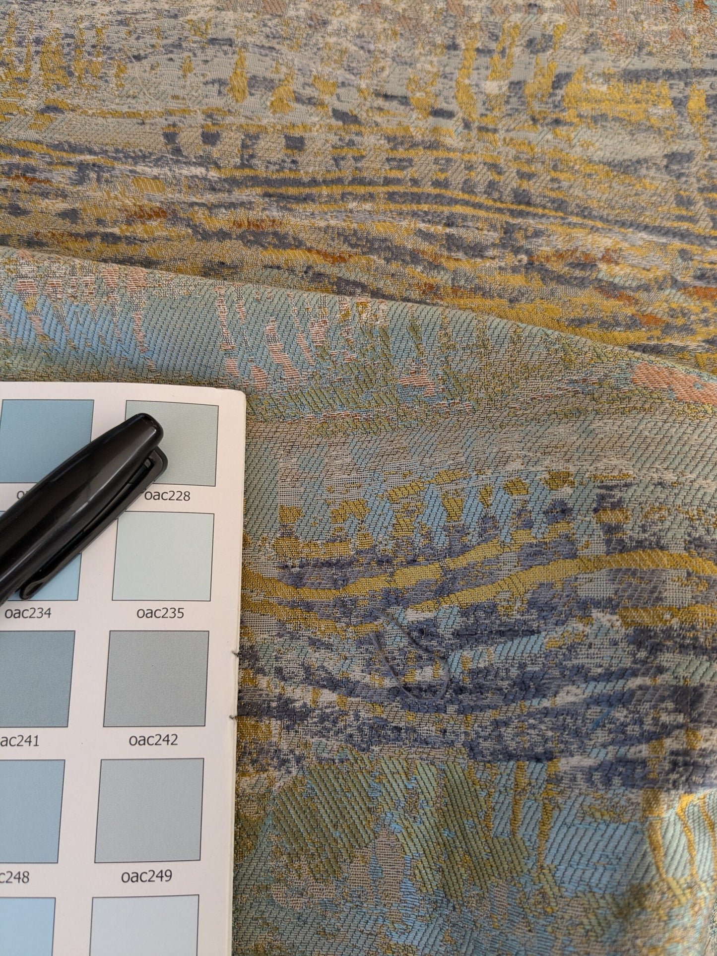 41 EV47 Square Scalamandre Old World Weavers CERES Opal Abstract Ombre Blue MSRP USD270/y 22"x28"