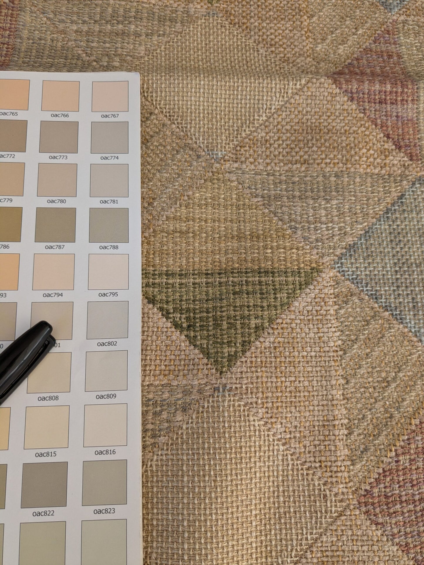 49 EV47 Square Scalamandre Old World Weavers Calabash Pastel Beige Green Blue Red Diamond Ogee