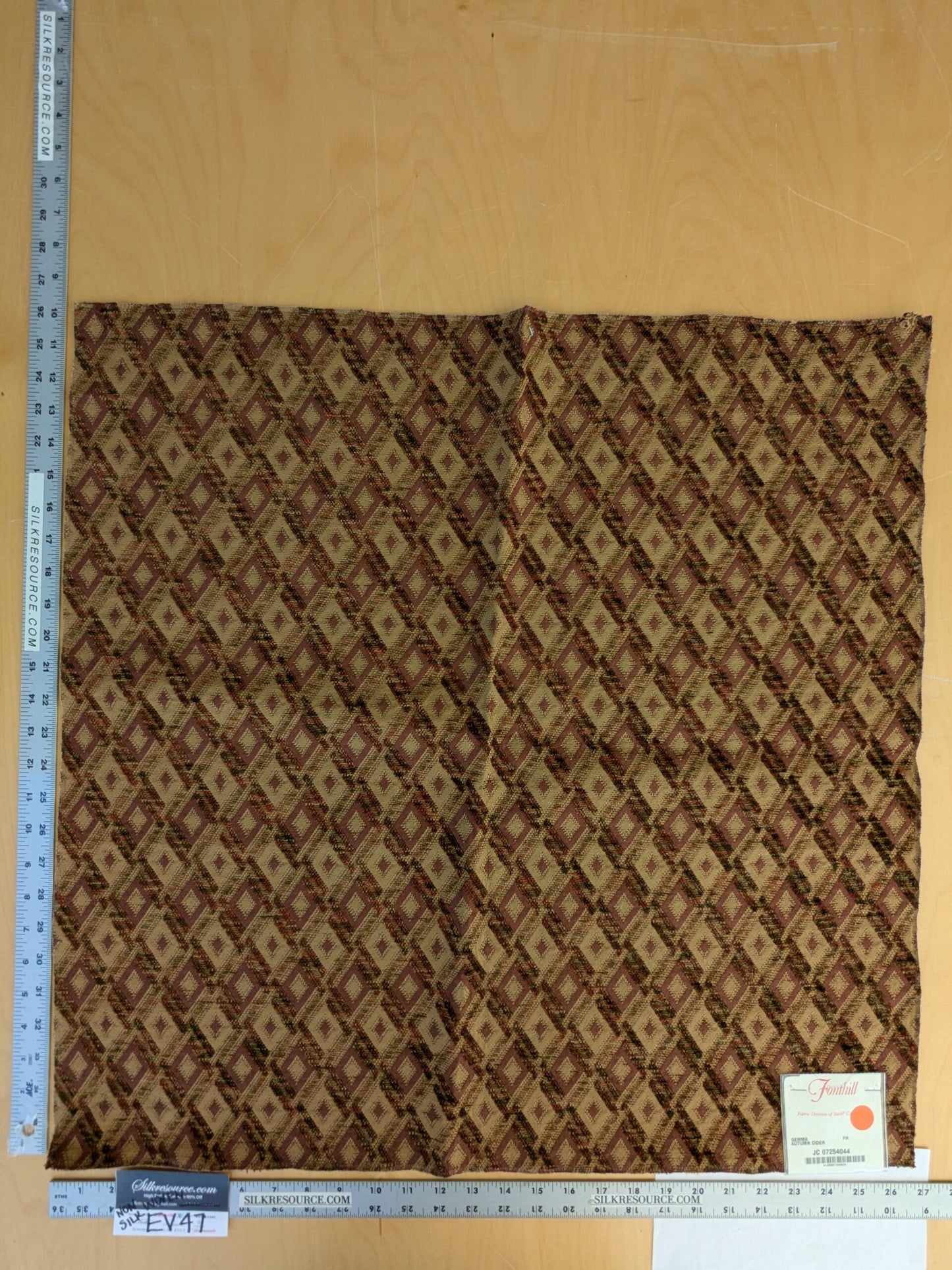 57 EV47 Square Scalamandre Fonthill Gemma Autumn Cider Diamond Ogee Red Brown