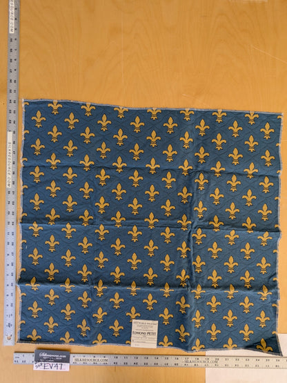 67 EV47 Square Old World Weavers Edmon Petit Fleur De Lys Jacquard Bleu Art Deco Novelty Small Scale Cotton 24"x26"