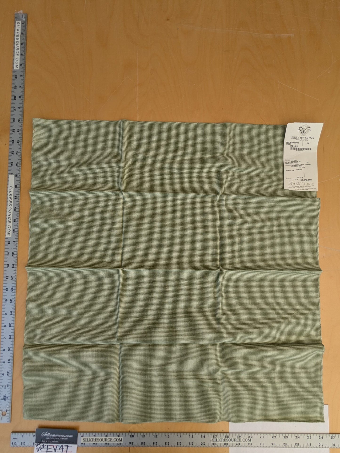 71 EV47 Square Scalamandre Grey Watkins Chatham Plain Green White Cotton Small Scale Texture 26"x26"