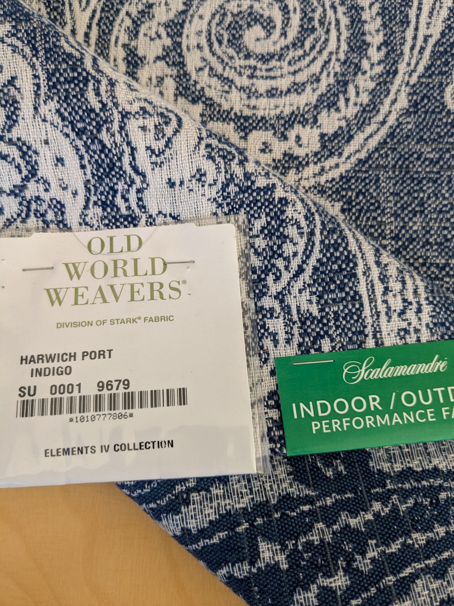 88 EV47 Square Scalamandre Old World Weavers Harwich Port Indigo Outdoor Classic Damask Blue &amp; White MSRP USD 270/Y