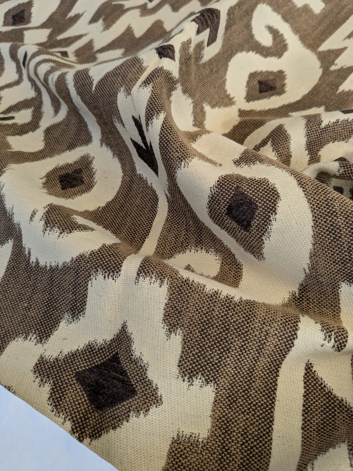 91 EV47 Square Scalamandre Grey Watkins Yalta Toast Ikat Paisley Brown Art Deco Geometric