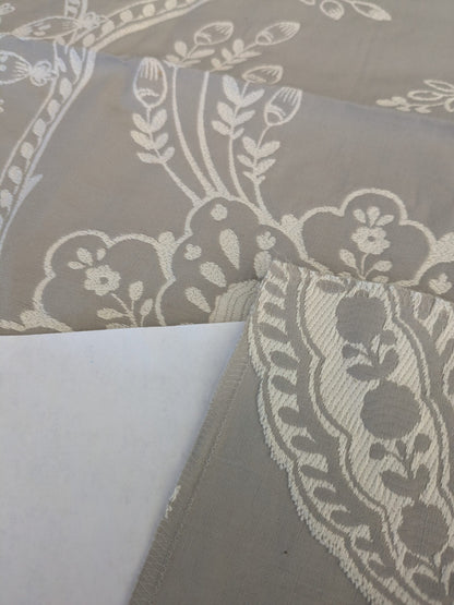 92 EV47 Square Scalamandre KAVERI VINE PEARL GREY Renaissance Chenille Pumice Beige Floral Botanical
