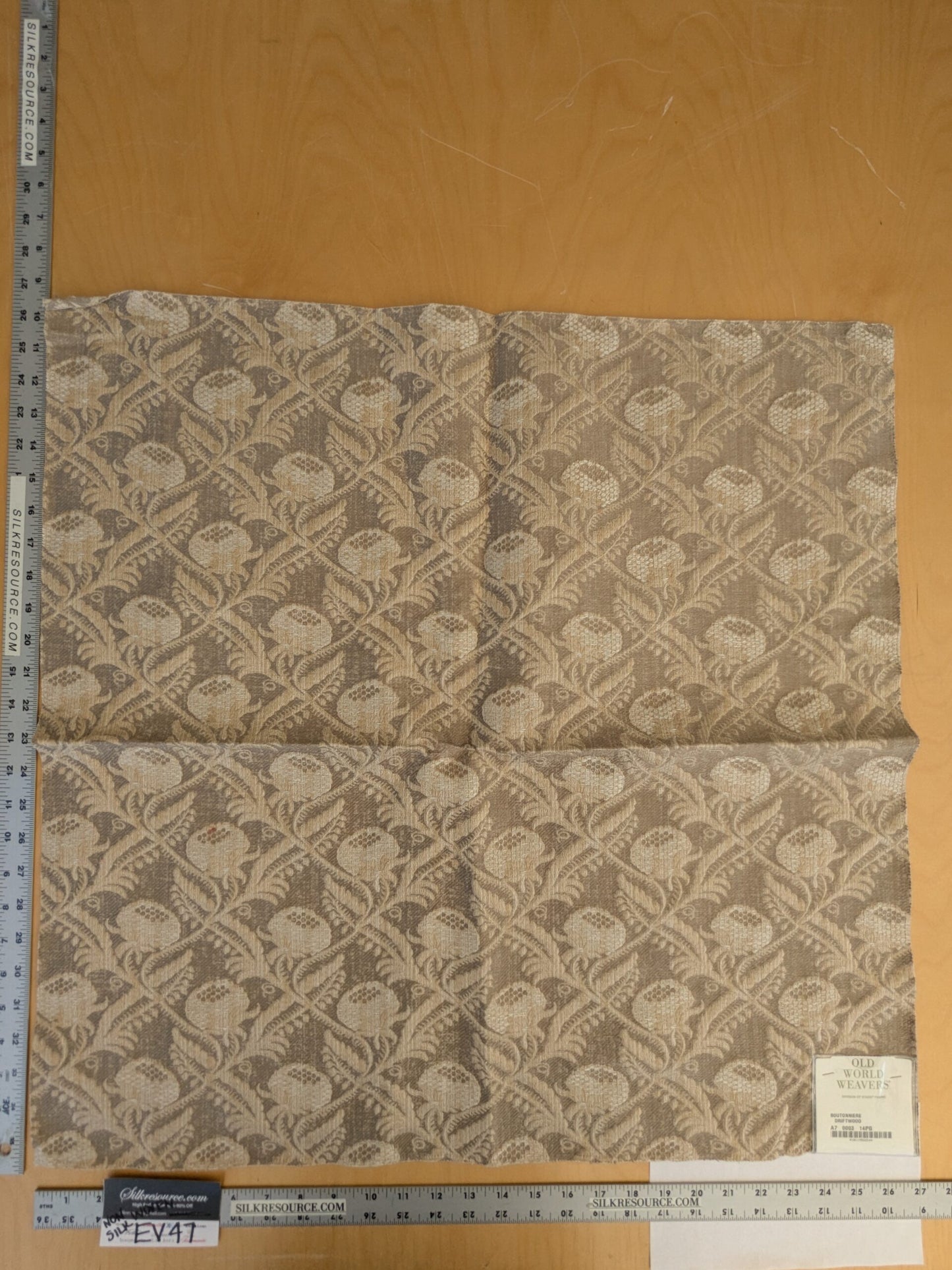 94 EV47 Square Scalamandre Boutonniere Driftwood Renaissance Small Scale Berry Gray USD 402/y 26"x26"
