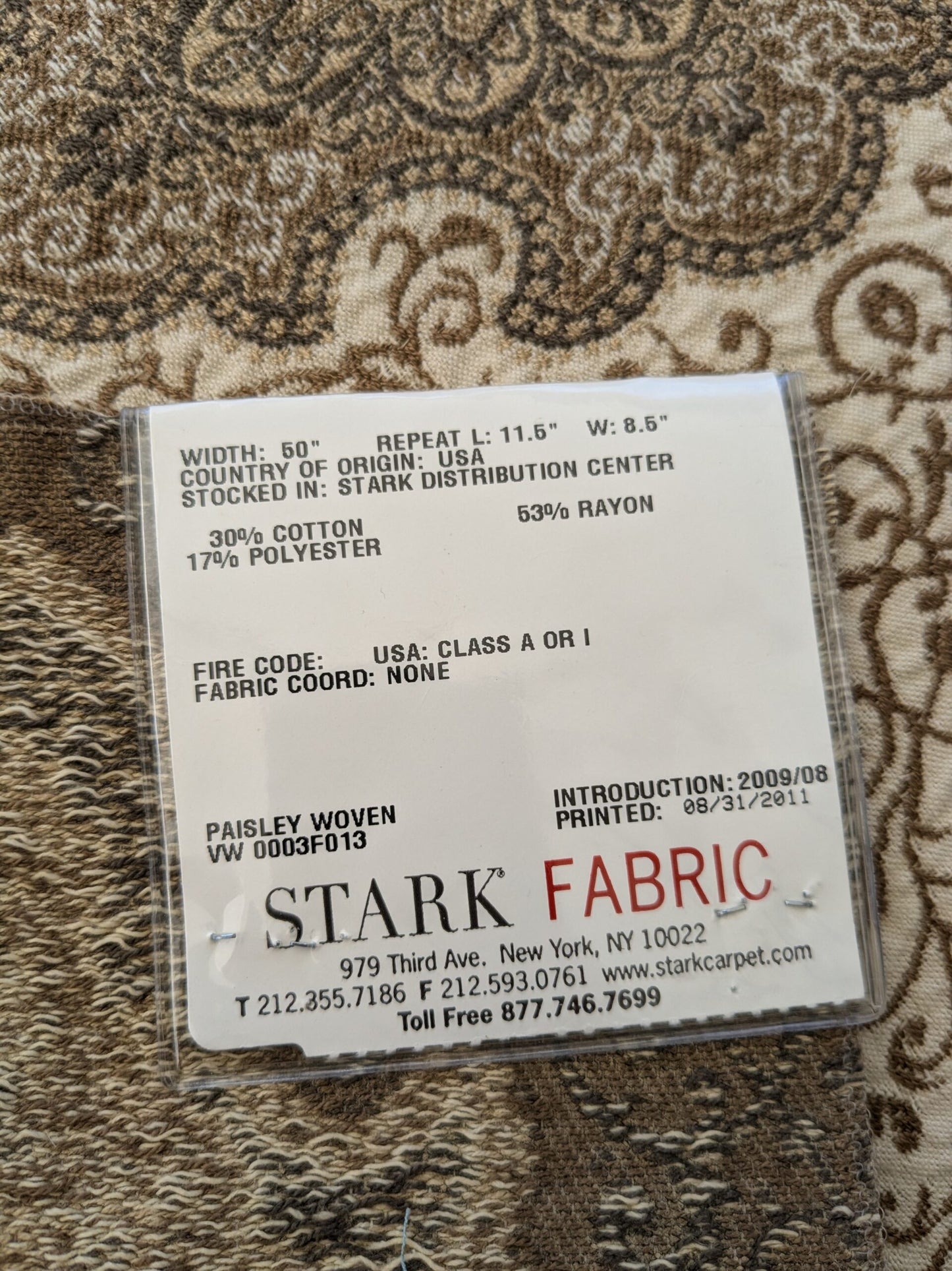 97 EV47 Square Scalamandre Fonthill Amaya Ivory Multi Medallion Paisley Woven Renaissance Diamond