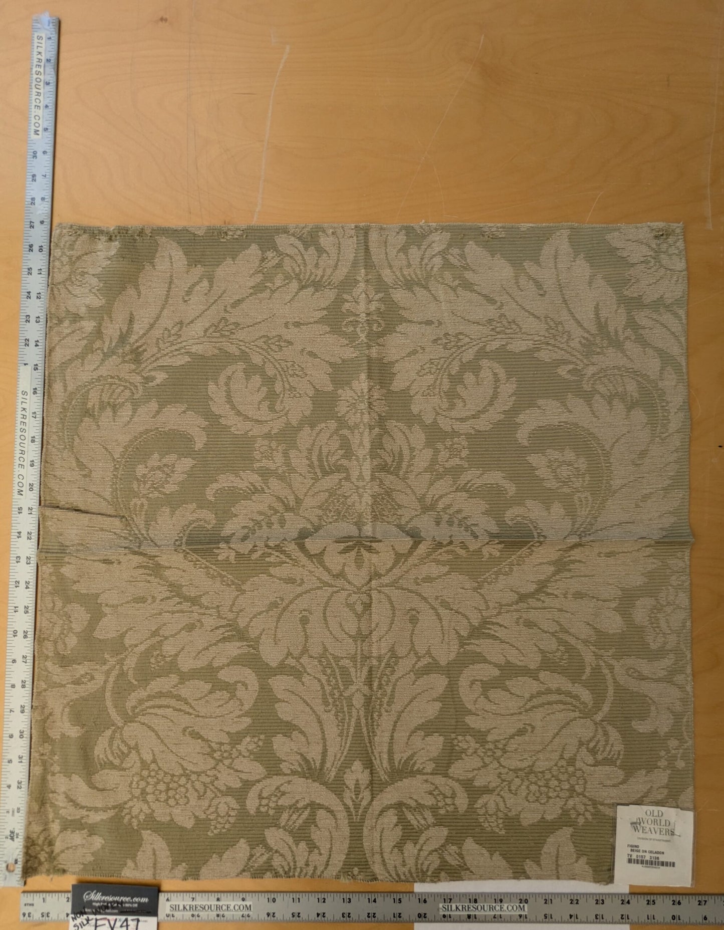 98 EV47 Square Scalamandre Old World Weavers Figino Beige on Celadon Renaissance Medallion Damask  26"x26"