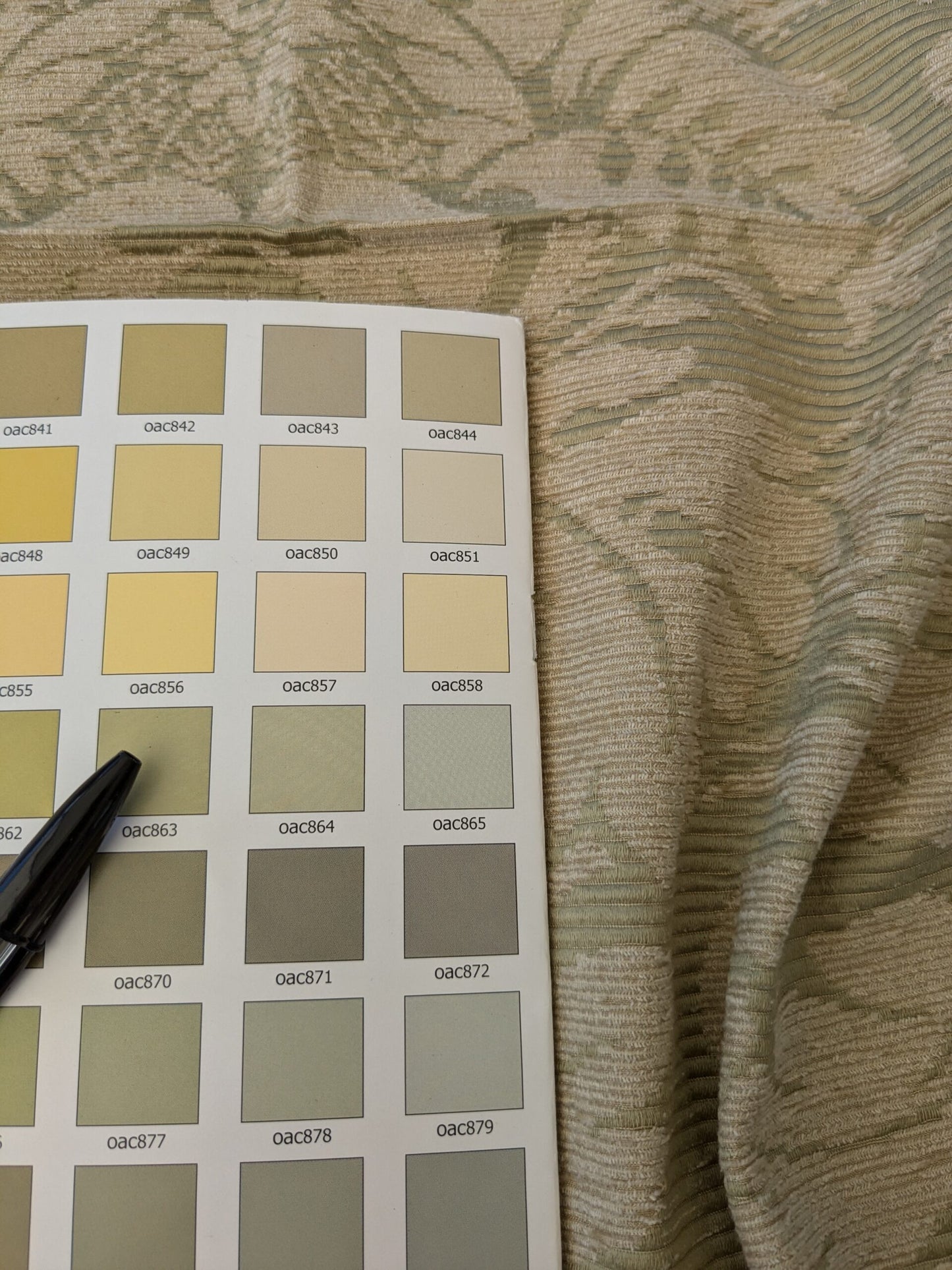 98 EV47 Square Scalamandre Old World Weavers Figino Beige on Celadon Renaissance Medallion Damask  26"x26"