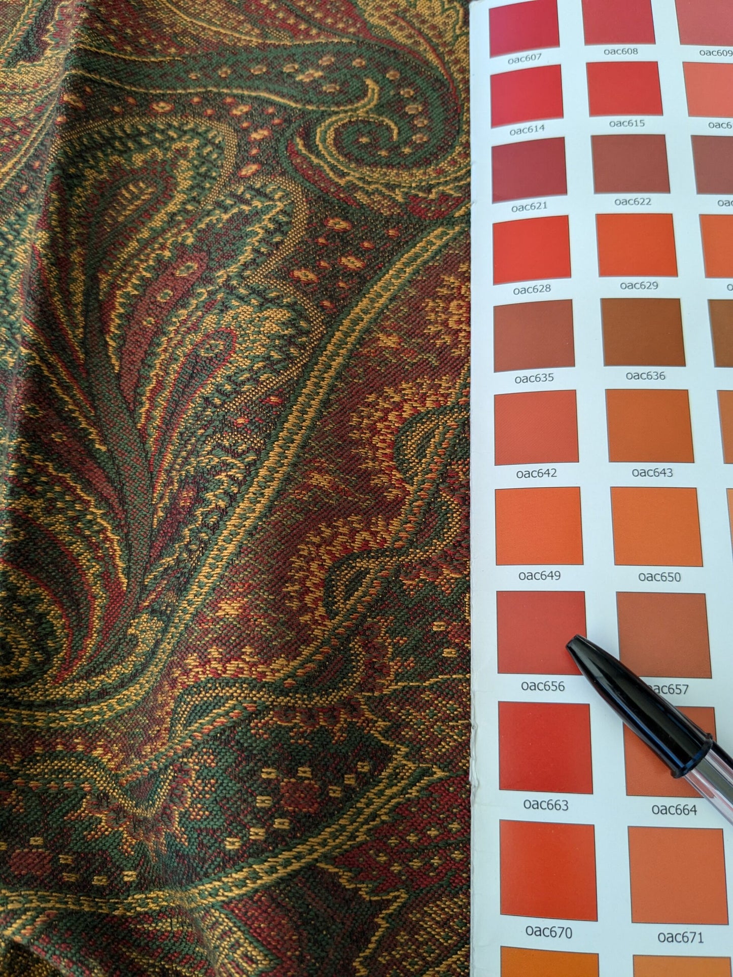 100 EV47 Square Scalamandre Fonthill Srinagar Red Green Red Gold Cotton Paisley Novelty 35"x26"