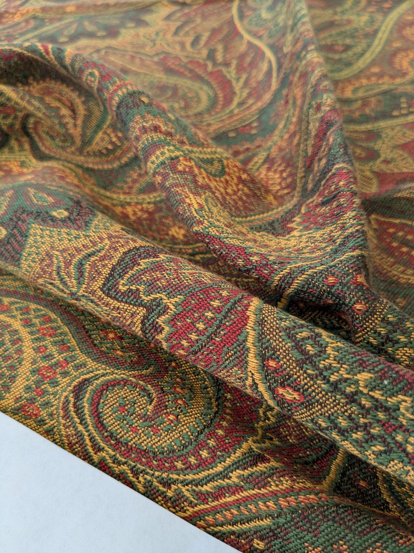 100 EV47 Square Scalamandre Fonthill Srinagar Red Green Red Gold Cotton Paisley Novelty 35"x26"