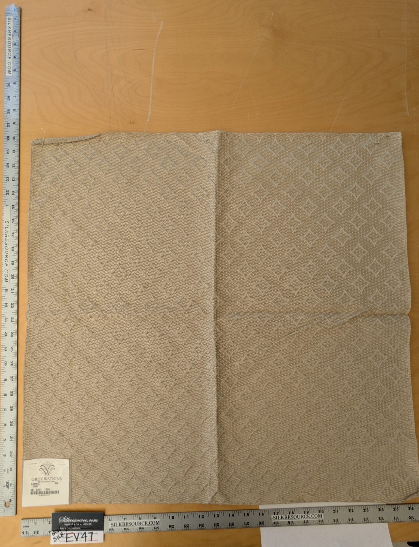 101 EV47 Square Scalamandre Grey Watkins Gabriel Grey Diamond Ogee Geometric Cotton