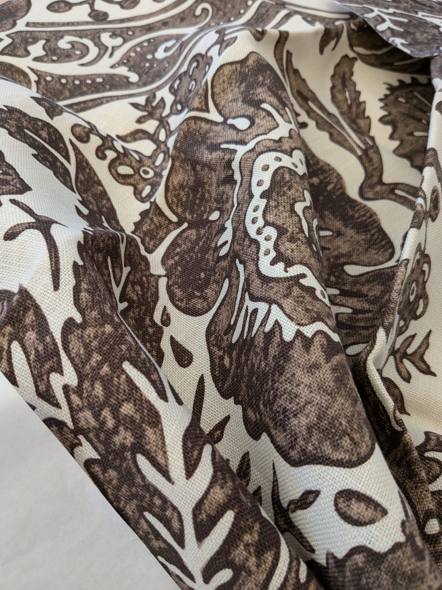 126 EV47 Square Scalamandre Luciana Damask Print Linen Espresso Brown White MSRP USD 346/yard