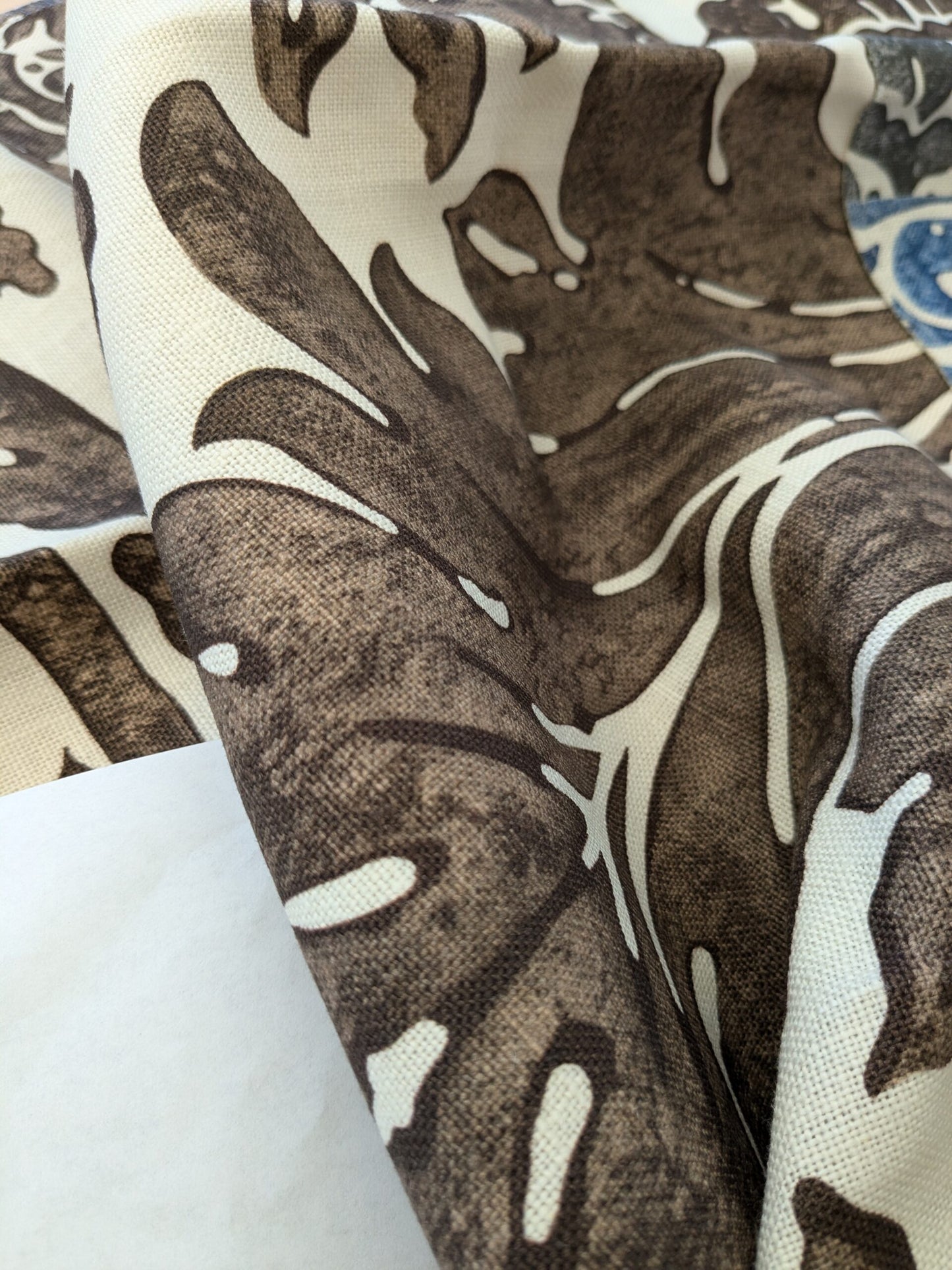 125 EV47 Square Scalamandre Luciana Damask Print Linen Espresso Brown White MSRP USD 346/yard