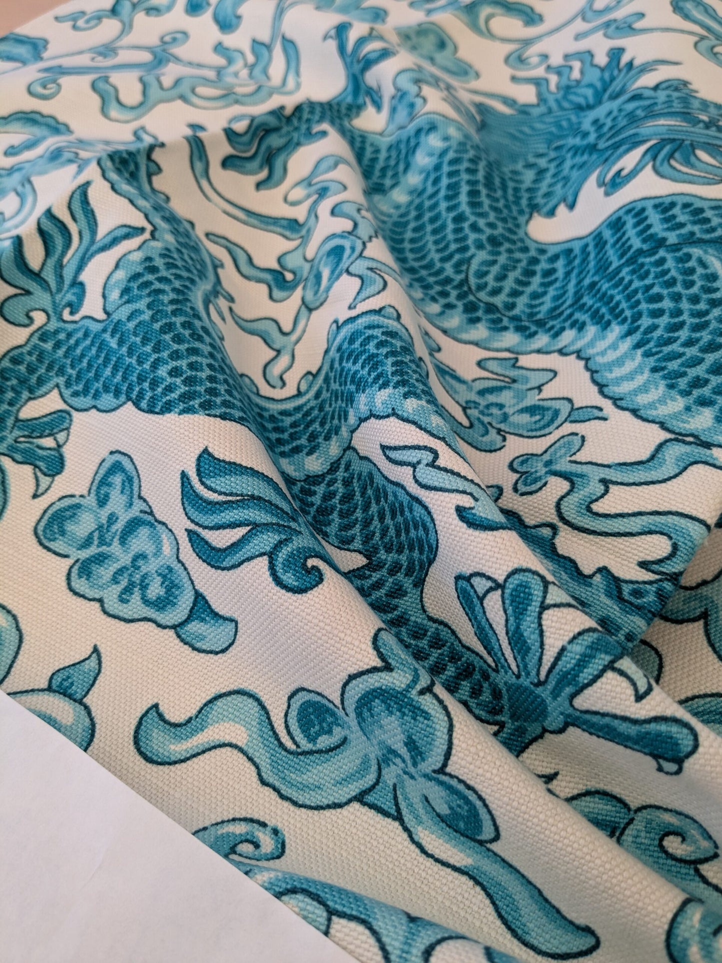 129 EV47 Square Scalamandre Chi’en Dragon Linen Print Turquoise Blue White 26"x26"